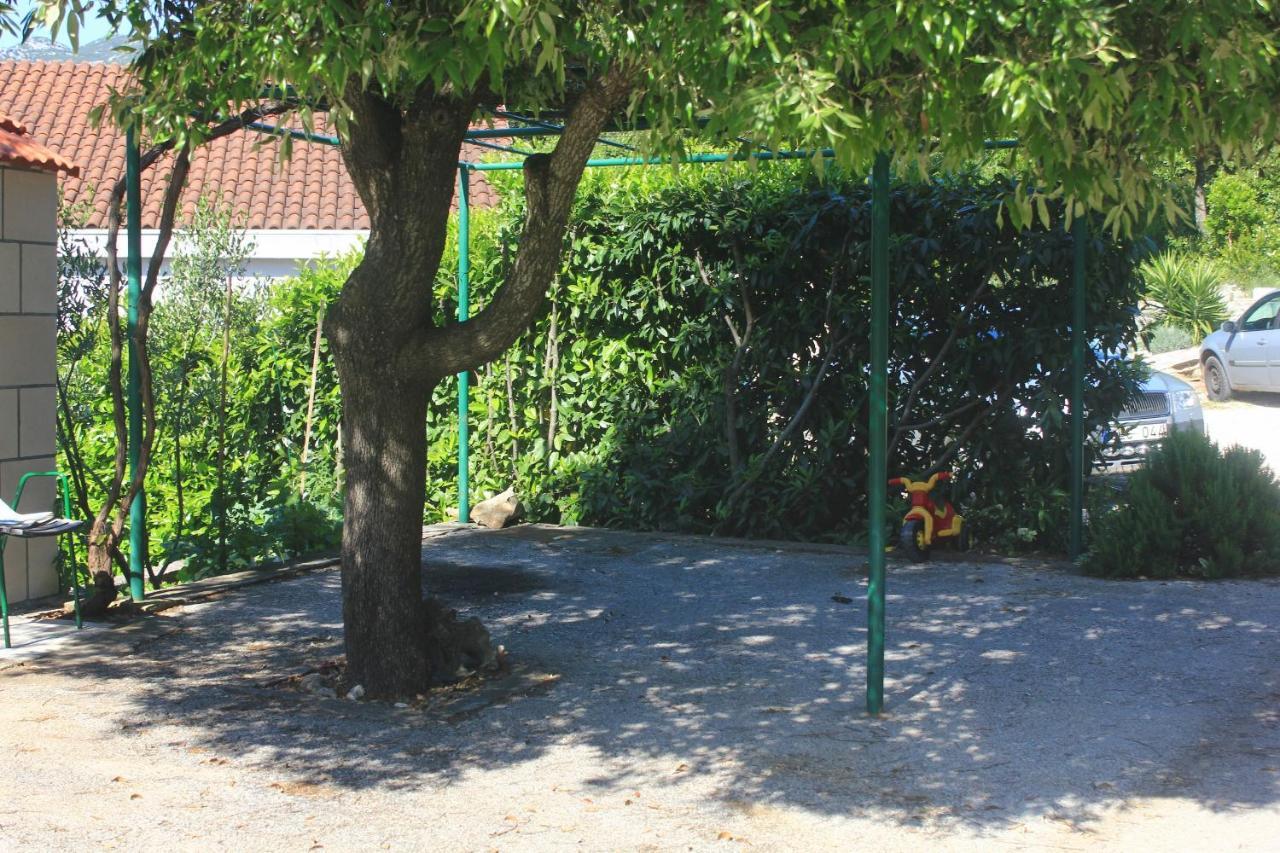 Apartment Tri Zala 174b Zrnovo Bagian luar foto