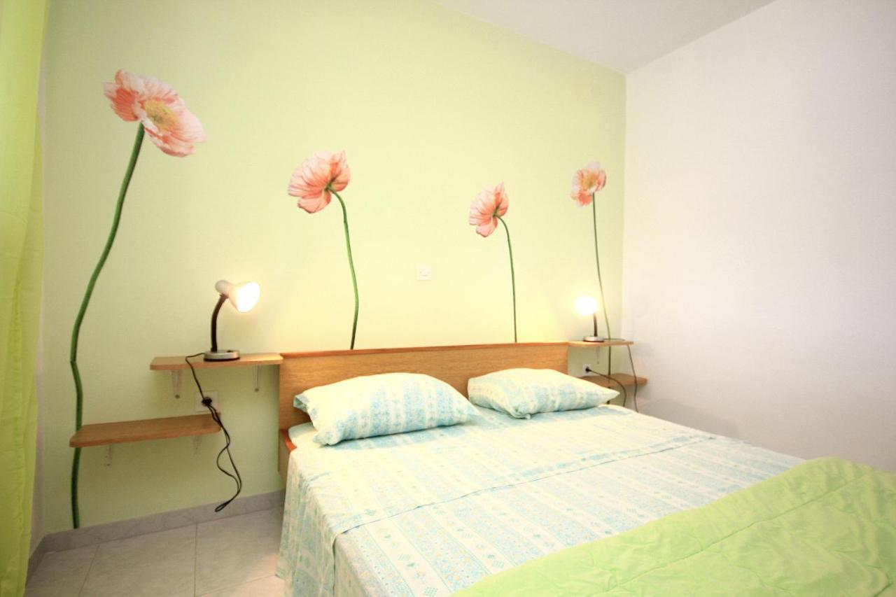 Apartment Tri Zala 174b Zrnovo Bagian luar foto