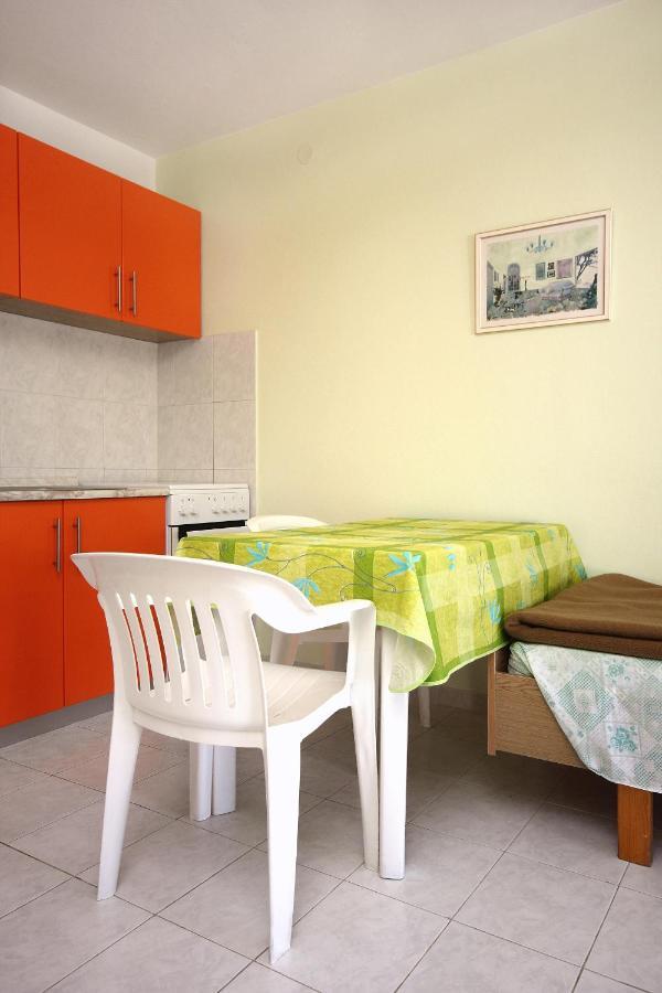Apartment Tri Zala 174b Zrnovo Bagian luar foto